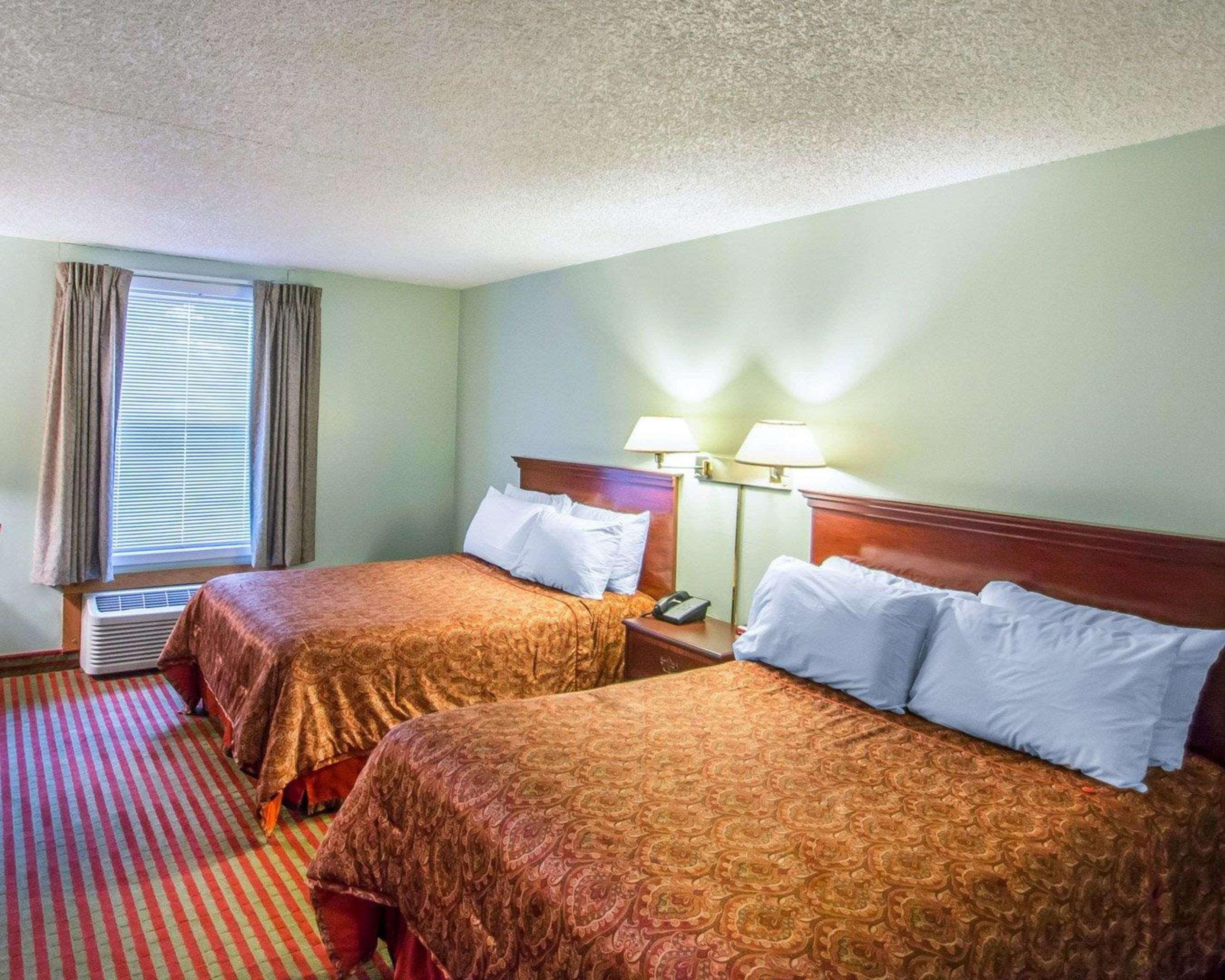 Rodeway Inn Lakeville Exteriér fotografie